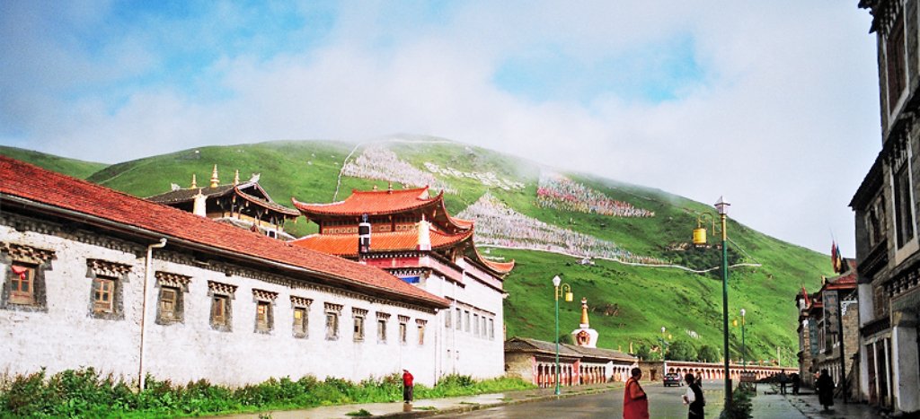 Sichuan Tagong monastery, China - Ruth Silbermayr