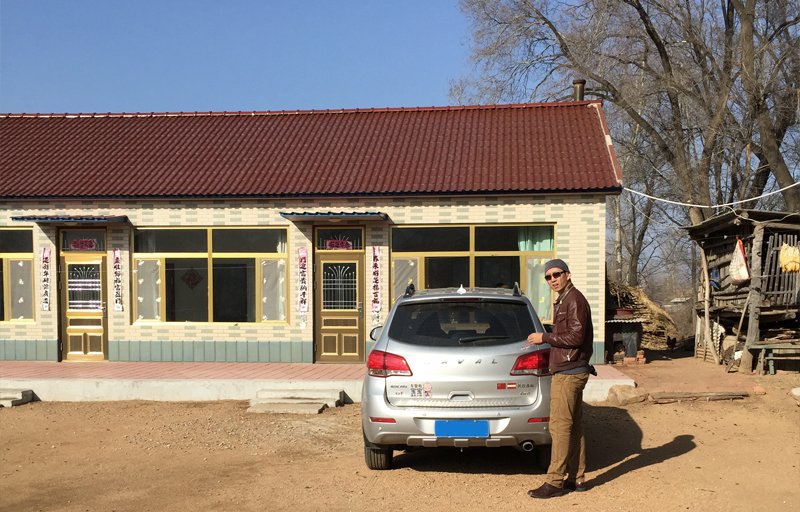 Song Yang with our car in the Chinese countryside - Ruth Silbermayr