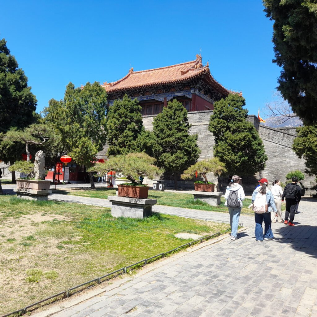 Dai Temple (Daimiao Temple) in Tai'an, Shandong Province (China Travel)