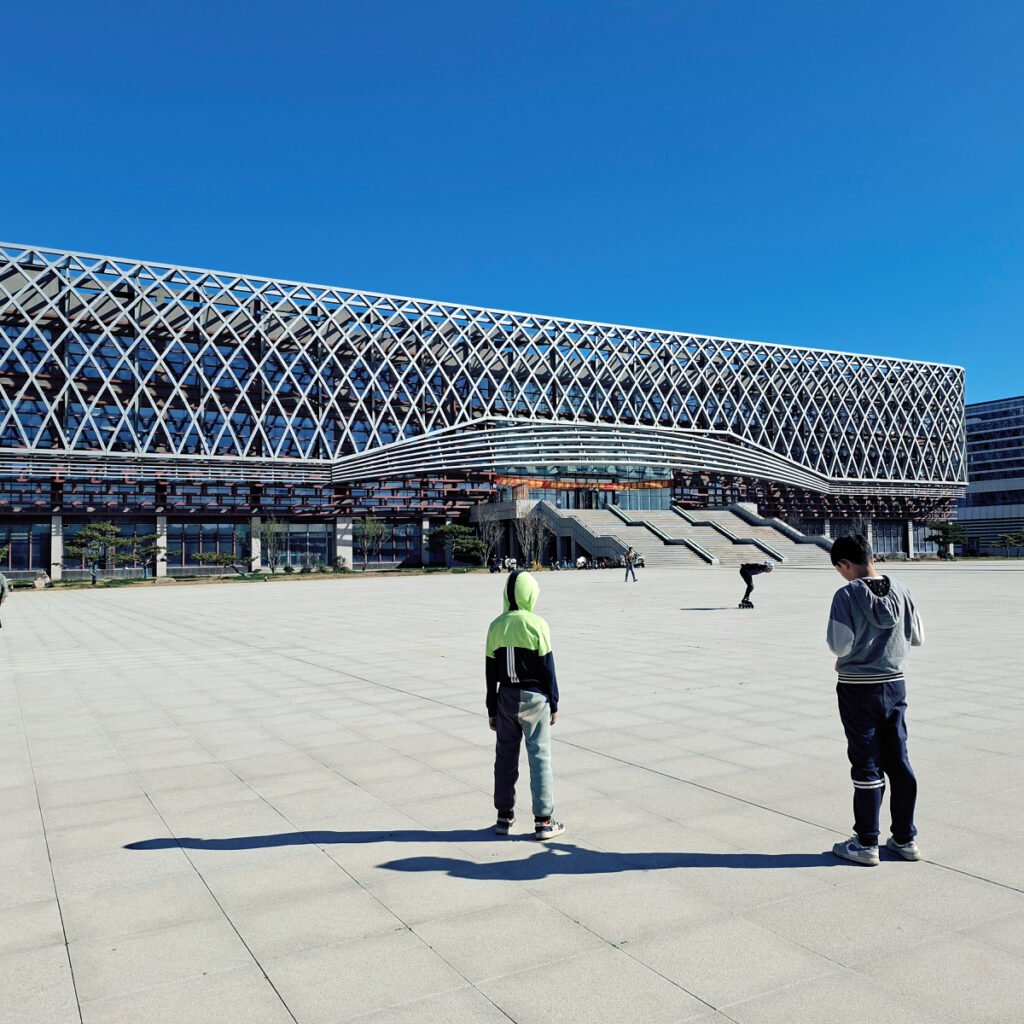 A Visit to the Library in Siping
